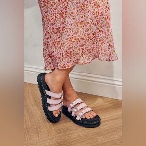 NWOT Dr. Martens Blaire Slide Platform Sandal Chalk Pink